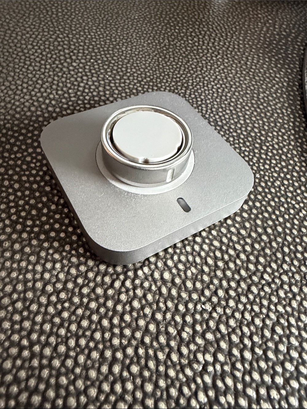 Oura Ring 4 Size 9 Brushed Silver Ring and Charging Dock
